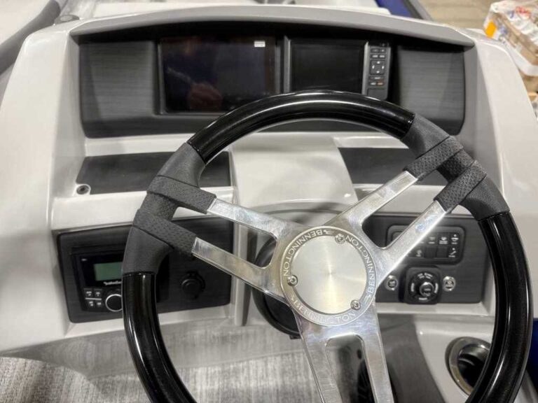 2026 Bennington 23LTFB - Blackout US-ETWS9046J526 [photo 13]